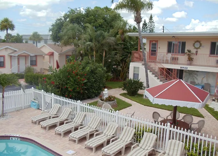 Hotel with Tennis: Carlton House Motel And Suites